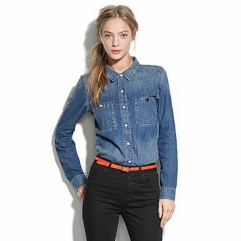 LAST CHANCE ** BOGO Free** Madewell Denim Button down shirt